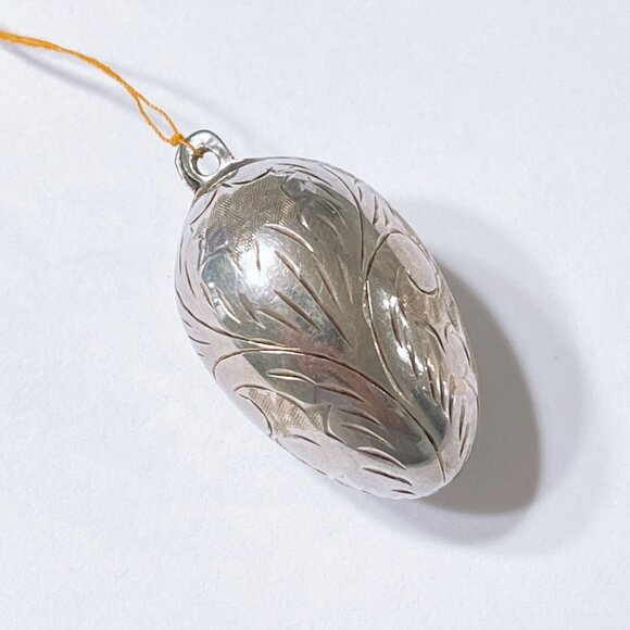 Vintage Sterling Silver 925 Etched Egg Pendant - Picture 3 of 7